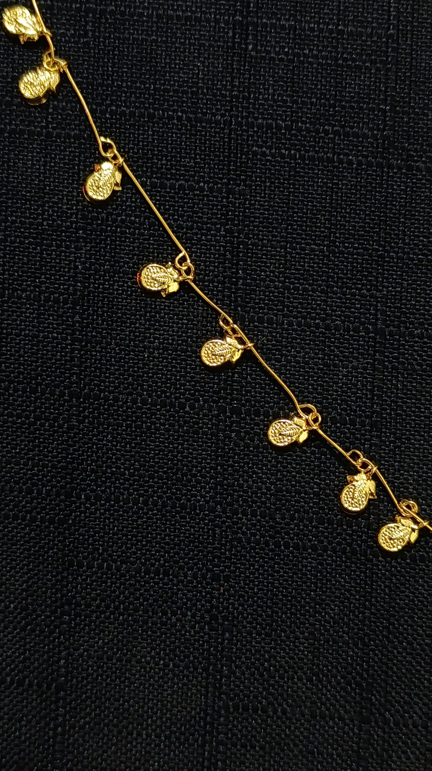 Anaar neckpiece