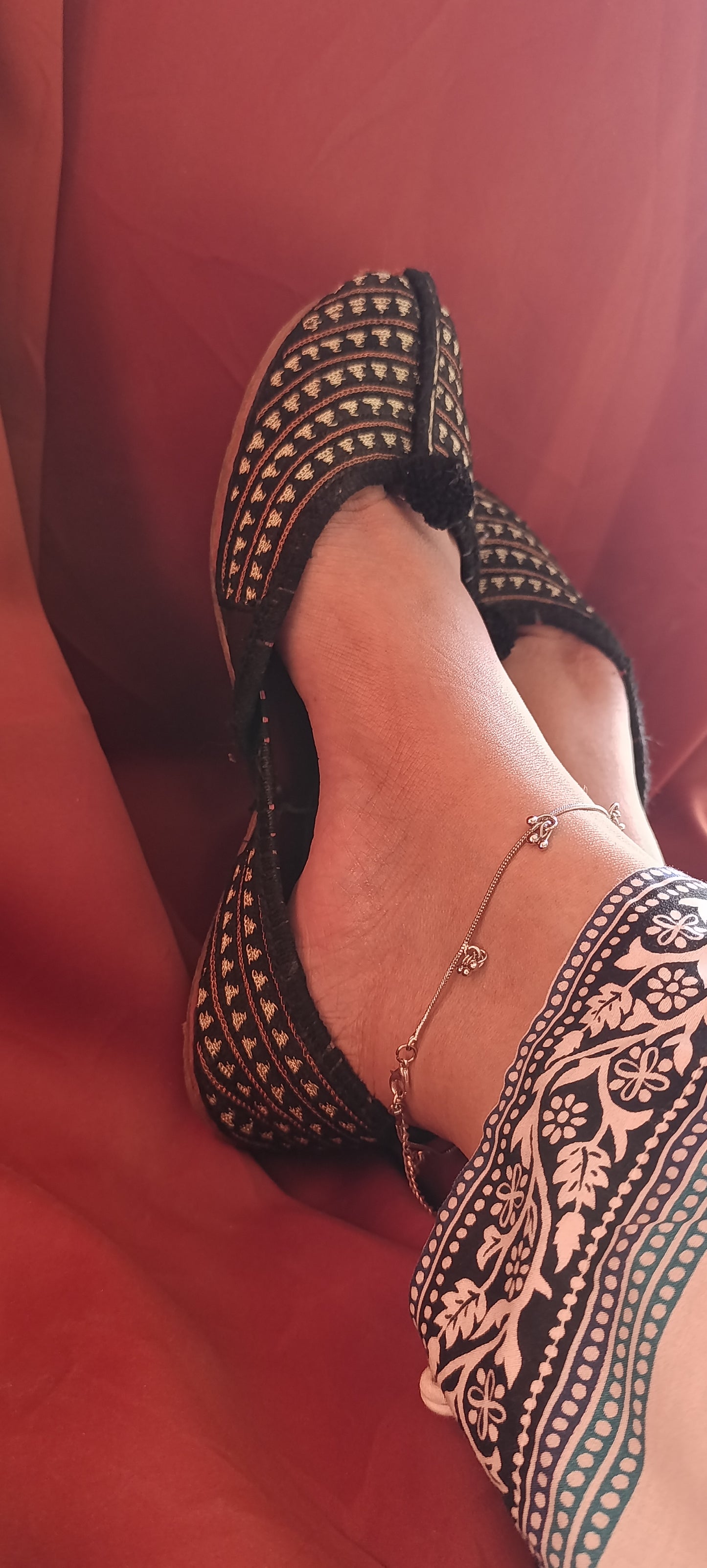 Delicate anklet